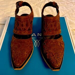 Elegant Brown Embroidered Mules